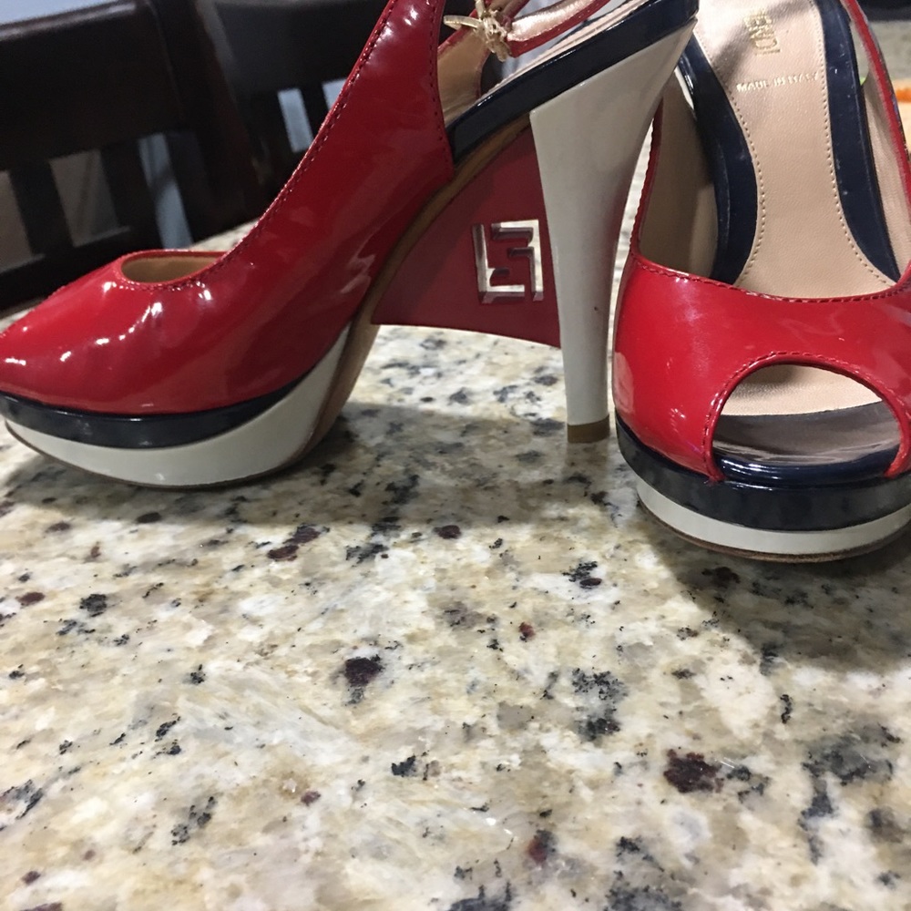 Fendi - Picture 2 of 10